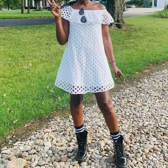 AMT Above Mediocre Taste Eyelet Lace Dress size M summer outfit - Picture 1 of 3